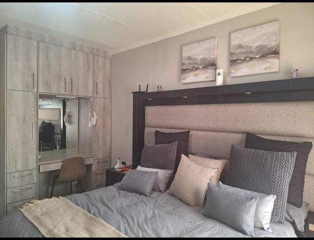 4 BEDROOM HOUSE FOR SALE IN PRESIDENTSDAM